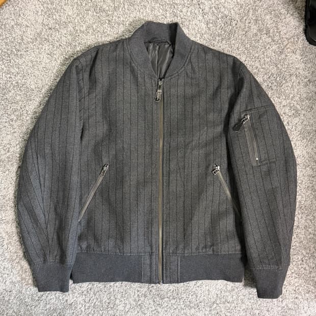 GU 스트라이프 봄버 자켓