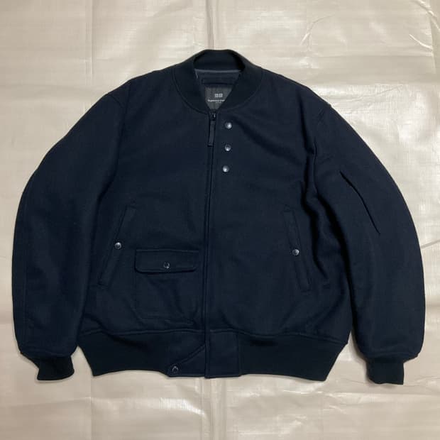 유니클로 엔지니어드가먼츠 퍼프테크 블루종 L