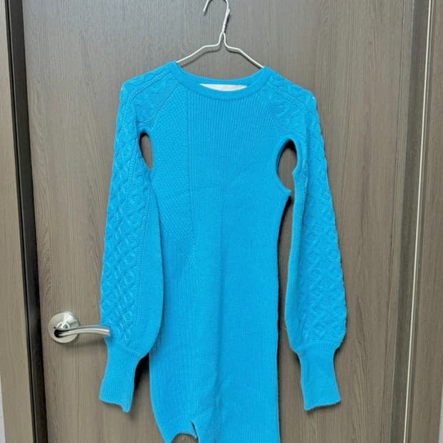 앤더슨벨 언발란스 니트 원피스