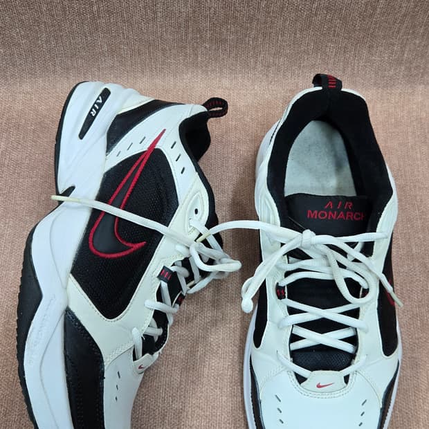 나이키 290mm- 에어 모나크 IV 흰검빨 운동화