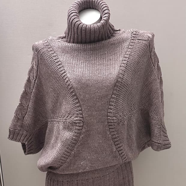 빈티지 모카베이지 폴라 가오리핏 니트