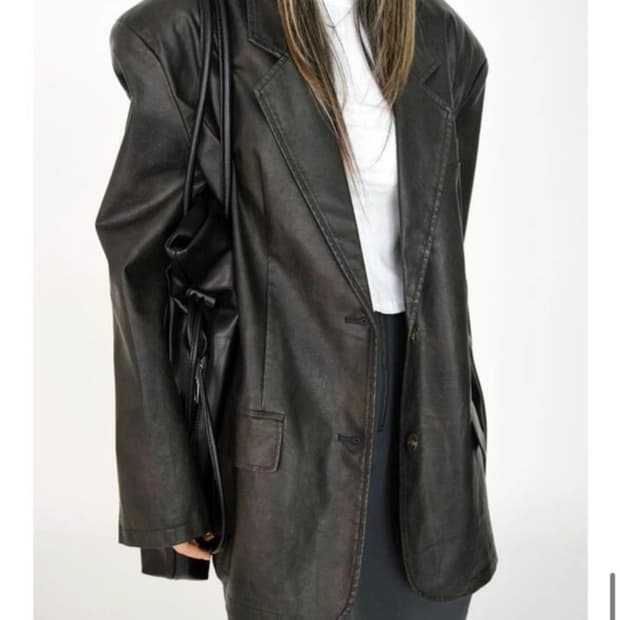 정가 13만 프라이빗룩북 애쉬 블랙 레더 자켓