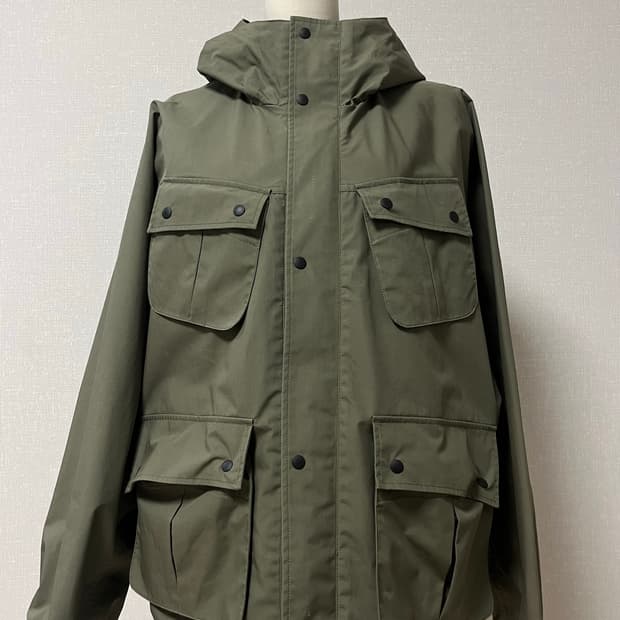 Uniform Bridge 카키 바람막이