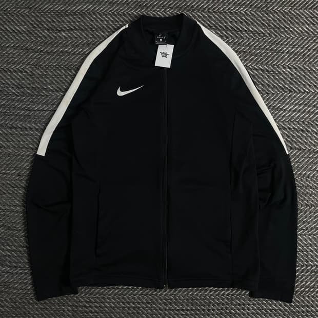 나이키 드라이핏 스우시로고 트레이닝 자켓 블랙o 3523