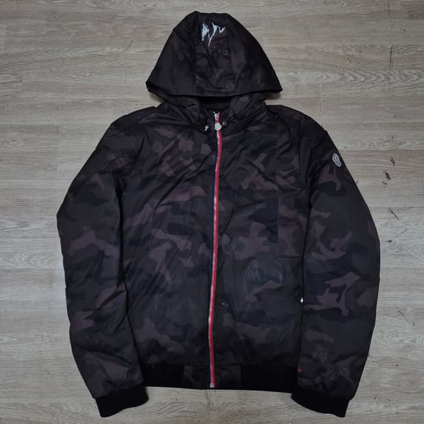 몽클레어 밀리터리 카모플라쥬 후드 패딩 점퍼 2XL(110)