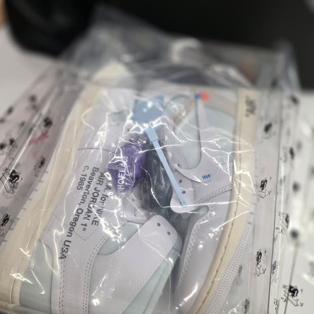 V.A.A x 에어 조던 1 하이 알래스카 280