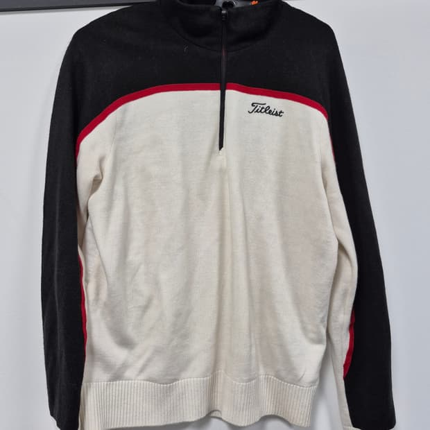 타이틀리스트 남자 골프웨어 반집업 95 사이즈 팝니다