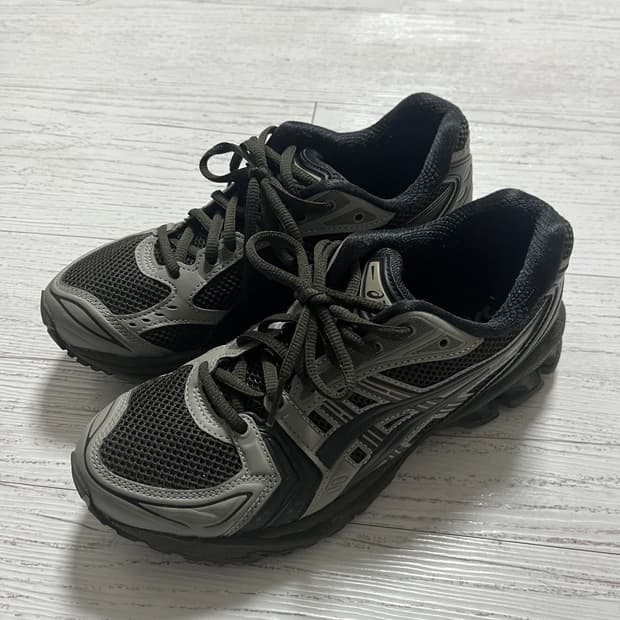 아식스 x 아트모스 x 언더마이카 젤 카야노 14 페퍼 블랙