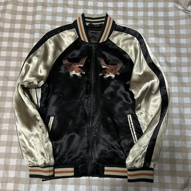 자라 독수리 스카쟌 M 자켓 블랙 골드 자수 자라맨