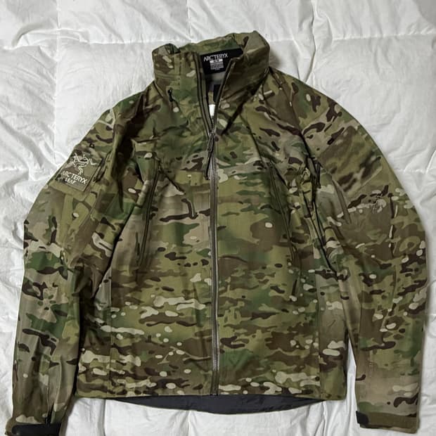아크테릭스 리프 알파 멀티캠 자켓 m사이즈