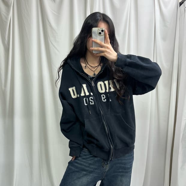 Who.A.U black hood zip-up