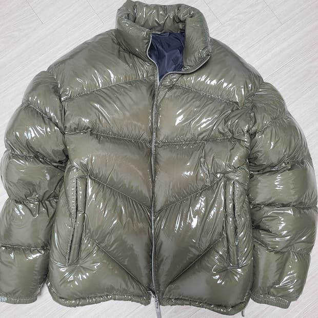 아르마니 익스체인지 글로시패딩 #푸퍼패딩 M