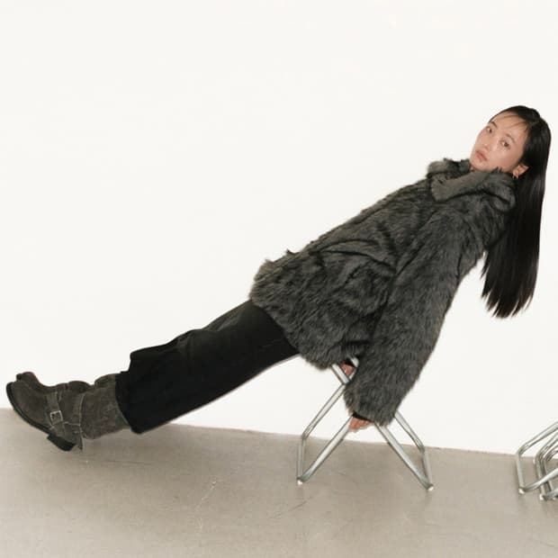 밀로우먼 버클 롱 퍼자켓 차콜