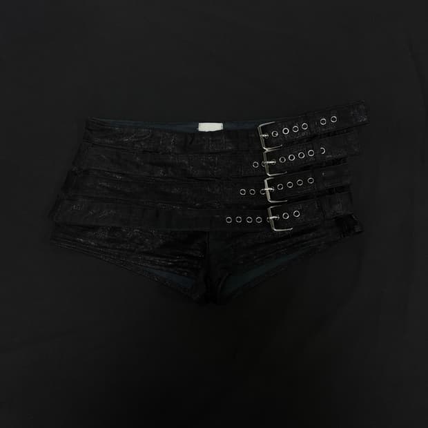 본네 벨티드 마이크로 쇼츠 블랙