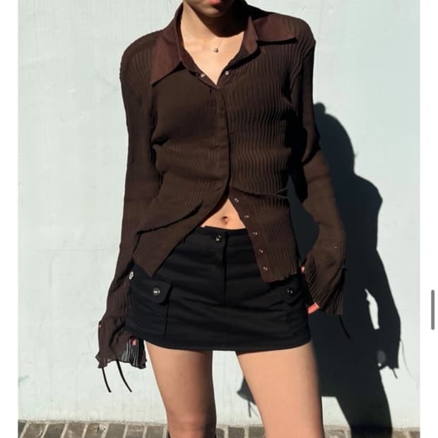 오네 플리츠 시스루 셔츠 브라운