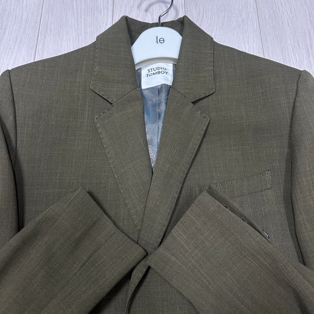 톰보이 카키 자켓(마지막 할인!)