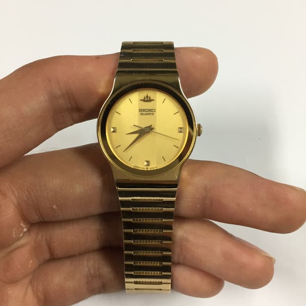 90s seiko quatz gold dress watch