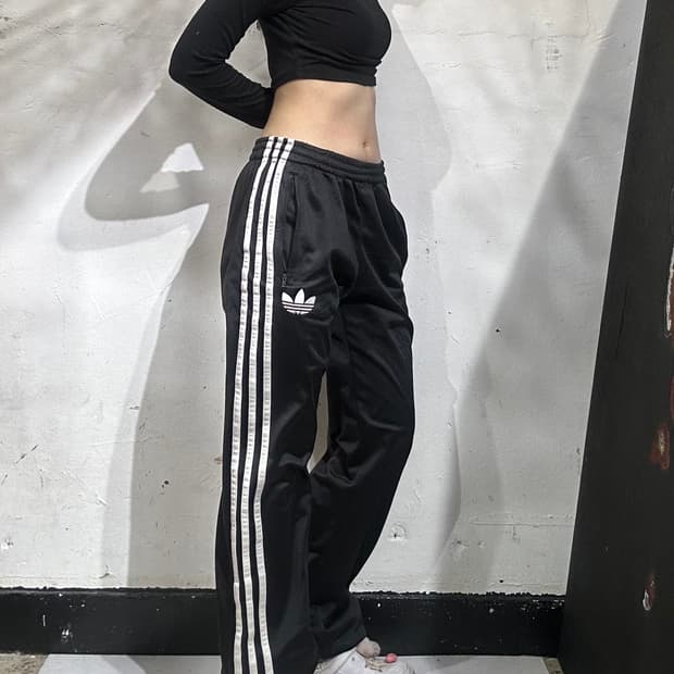 아디다스 블랙 파이어버드 화이트 삼선 와이드 팬츠 