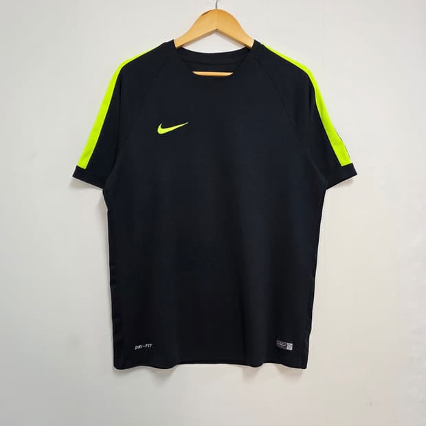 XXL 105  나이키 드라이핏 반팔티셔츠 블랙 형광