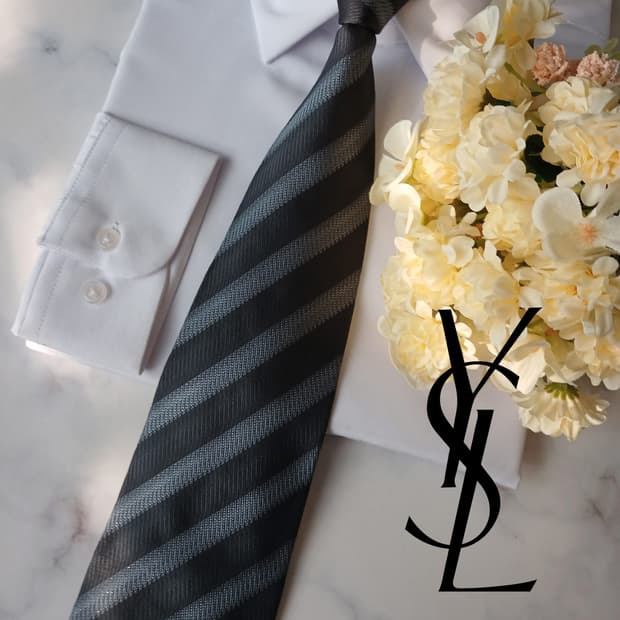 입생로랑 실크 그레이 스트라이프 넥타이 9.7cm A등급 A19083
