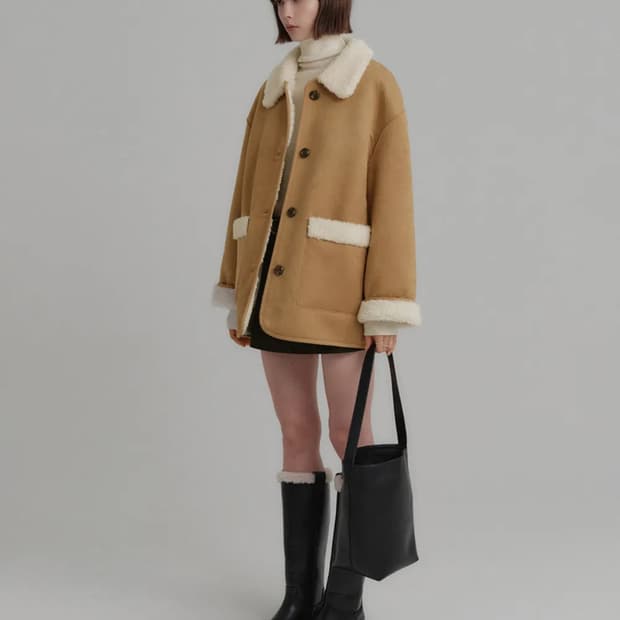 룩캐스트 콘스 스웨이드 무스탕 코트 베이지 리버시블 무스탕