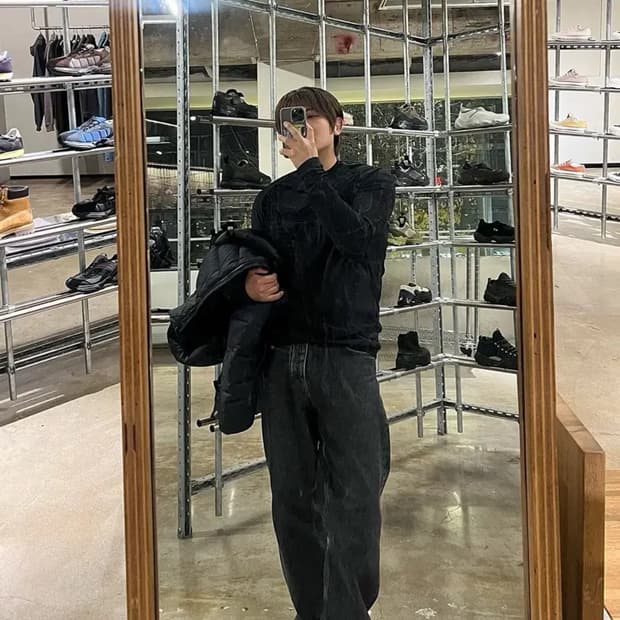 Roa Roundneck 3D Knit L사이즈