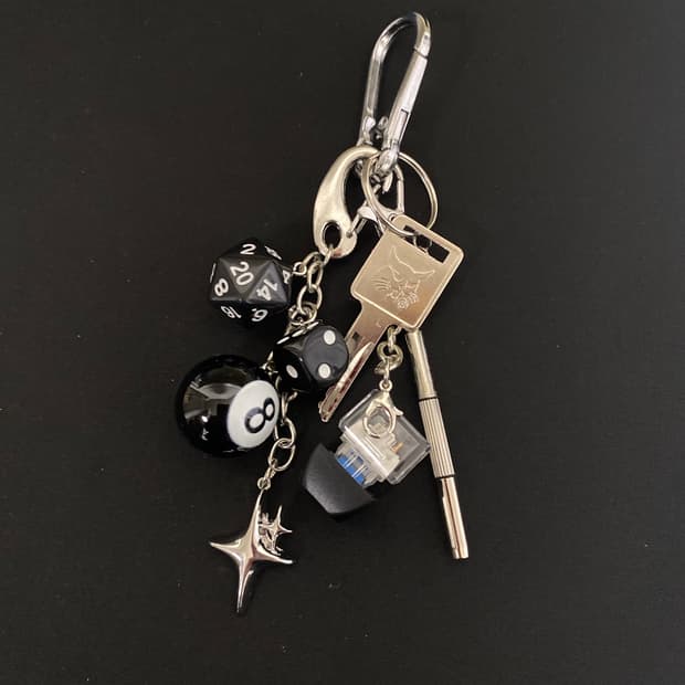 8볼 다이스 키링