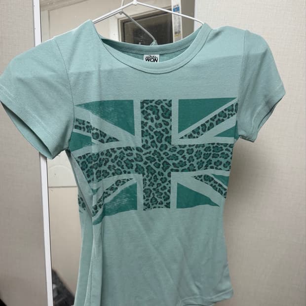 leo gyaru t-shirts vintage