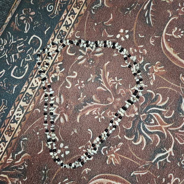 [Vintage] Black & White Necklace