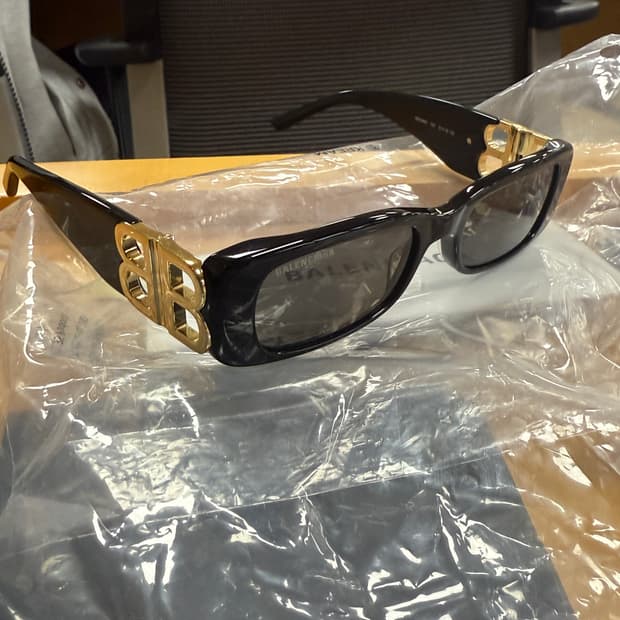 발렌시아가 다이내스티 렉탱글 선글라스 블랙