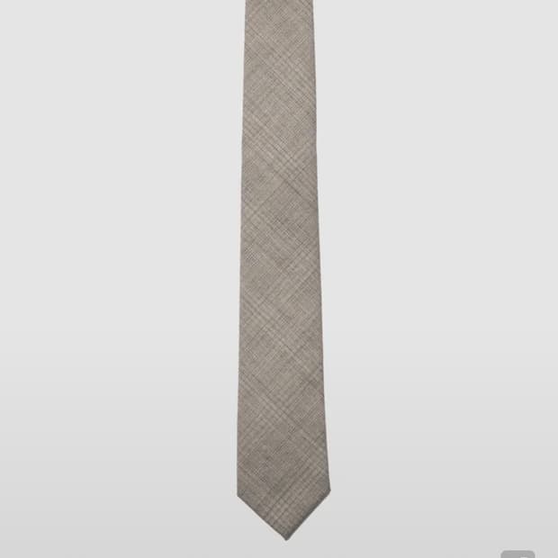 쿠어 에센셜 타이