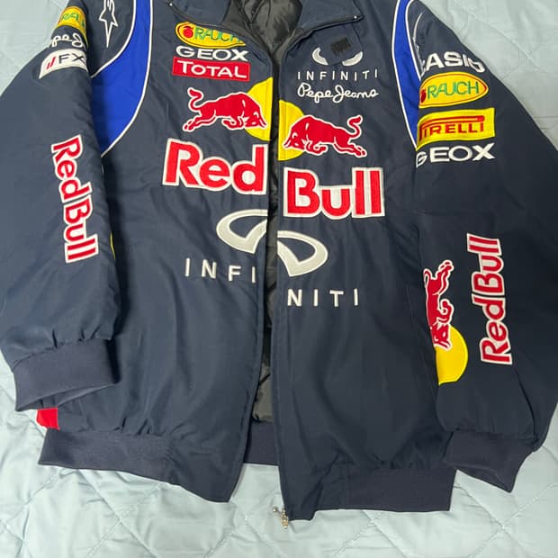 레드불 자켓