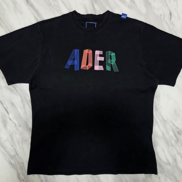 아더에러 빅로고 반팔 티셔츠