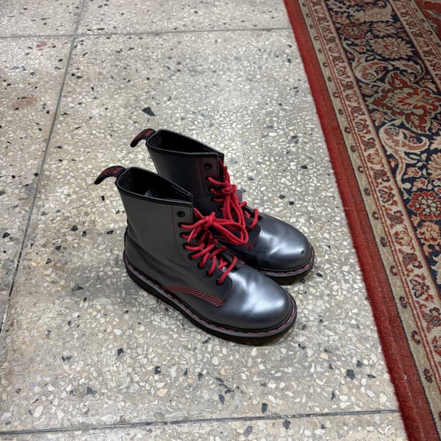닥터마틴 8홀 메탈릭 레드스티치