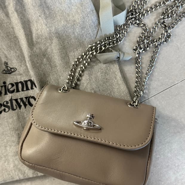 비비안웨스트우드 체인백 새상품