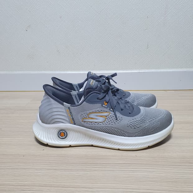 스케쳐스 아치핏 슬립온 270