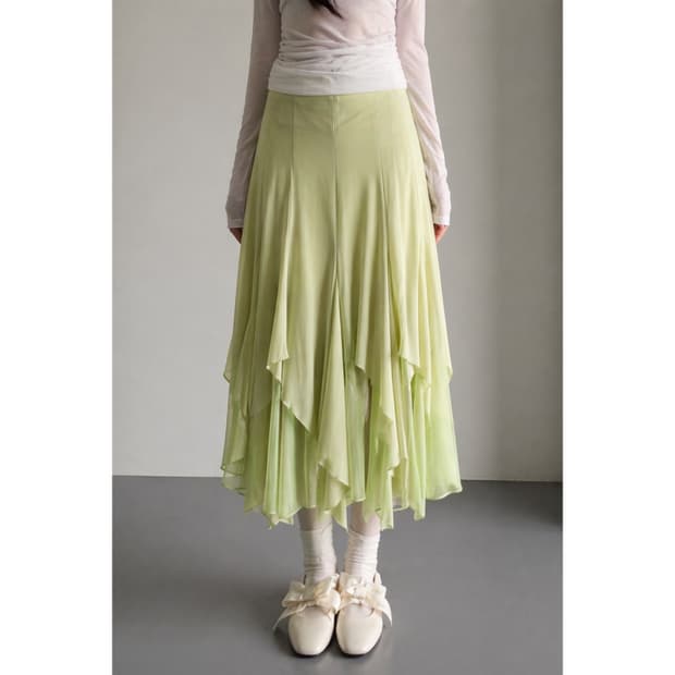 풀의 속삭임 연두빛 치마