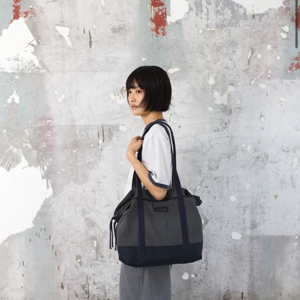 [구해요] 해칭룸 토트백 네이비