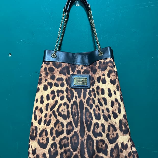 돌체앤가바나 레오파드 체인 숄더백