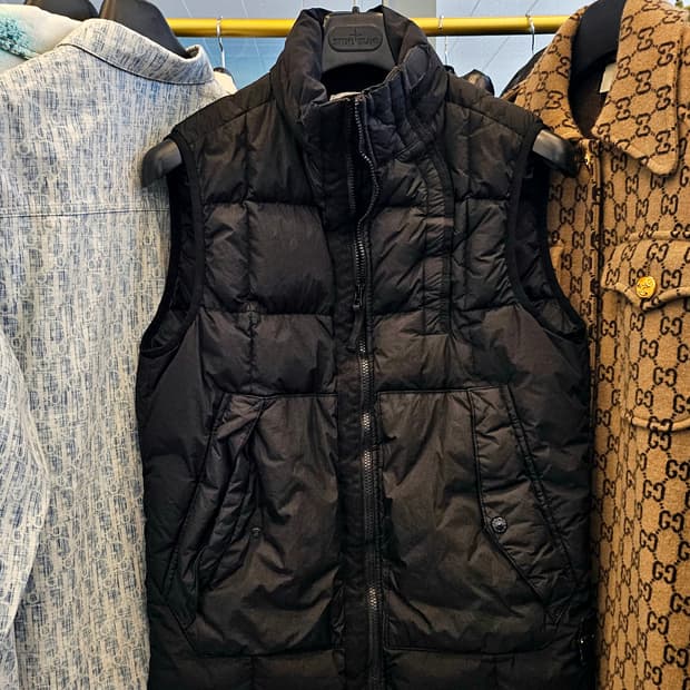 스톤아일랜드 크링클랩스 조끼패딩 M사이즈 백화점한 한글택 