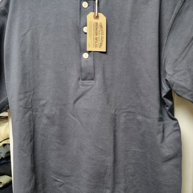 브론슨 다크그레이 반팔 헨리넥 티셔츠(XL)
