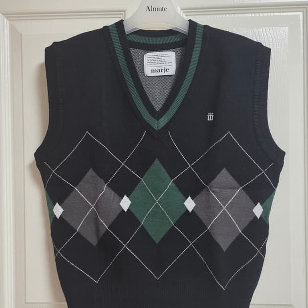 marje 마르제 아가일 니트 베스트