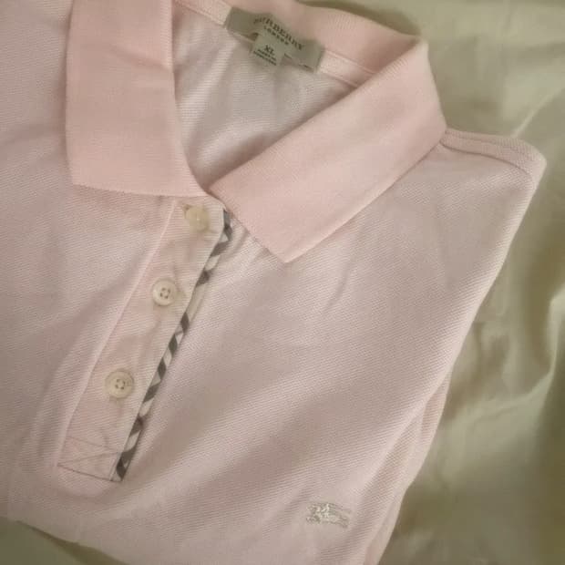 처분!) 버버리 핑크색 반팔 폴로티 딸기우유