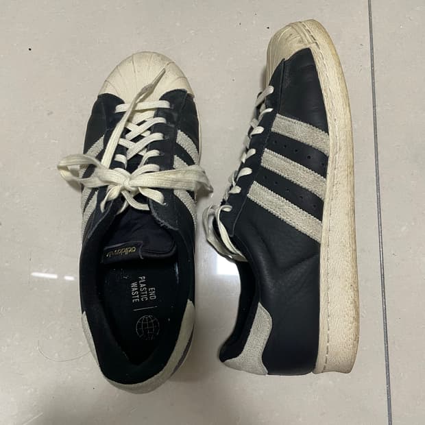 아디다스 슈퍼스타 82 / 275