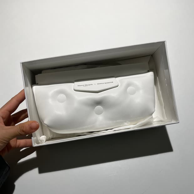 마르지엘라 젠틀몬스터 케이스