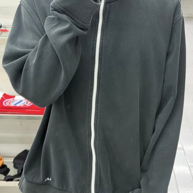A.P.C. 스몰 로고 집업 자켓