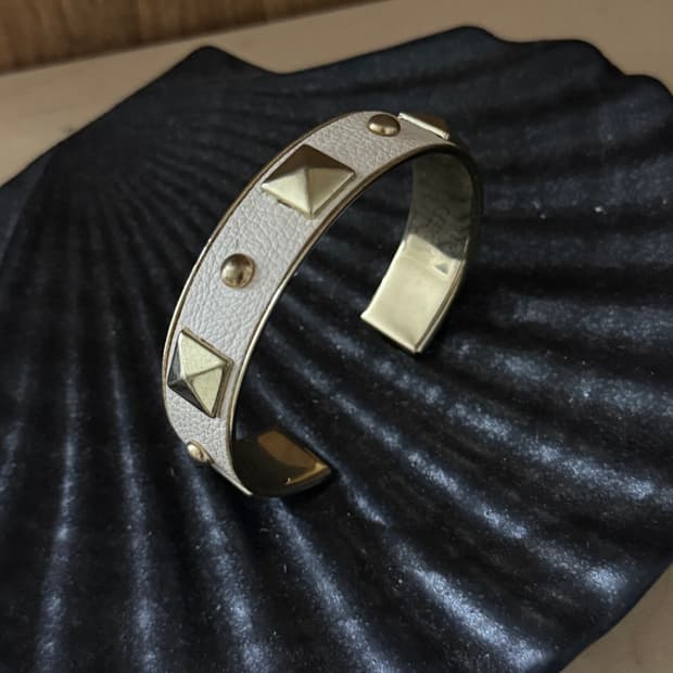 Vintage White Leather Bracelet