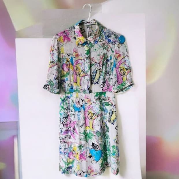 유니크 페이스 패턴 셔츠형 벨티드 미디원피스 55