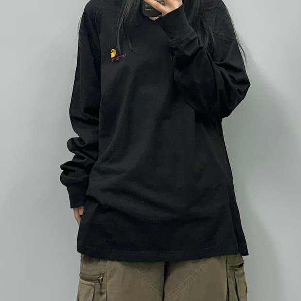 칼하트 자수로고 블랙 롱슬리브