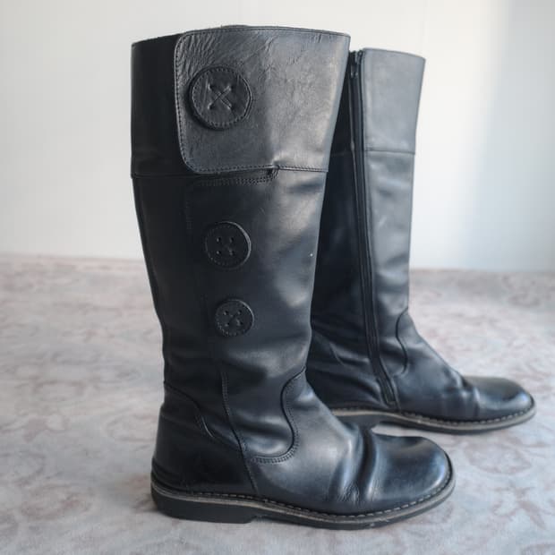 Kickers big button boots